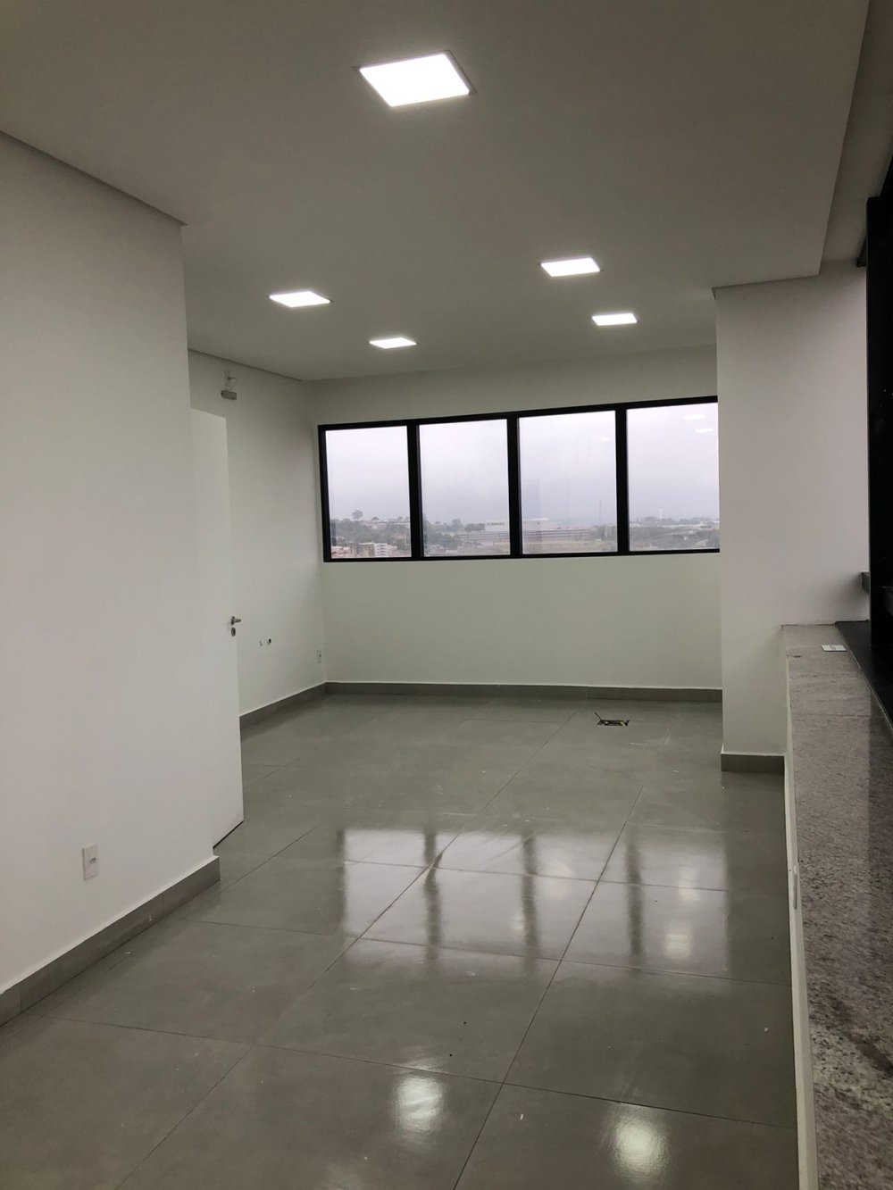 Sala Comercial - Aluguel - Jardim Petrpolis - Varginha - MG